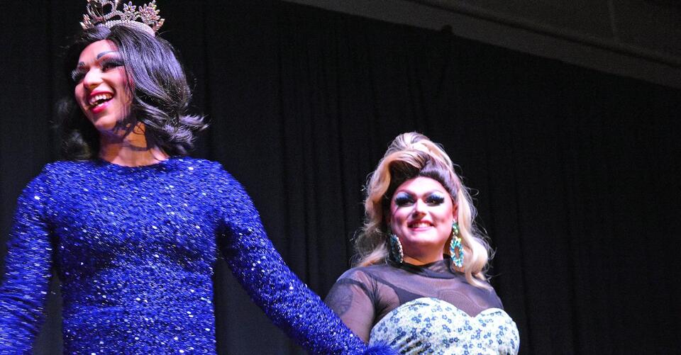 MO governor, AG and right-wing Twitter criticize CPS for drag queens at diversity breakfast - NewsBreak
